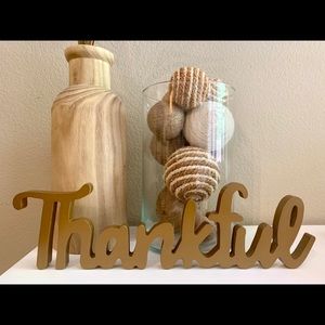 “Thankful” Decor Sign in Gold